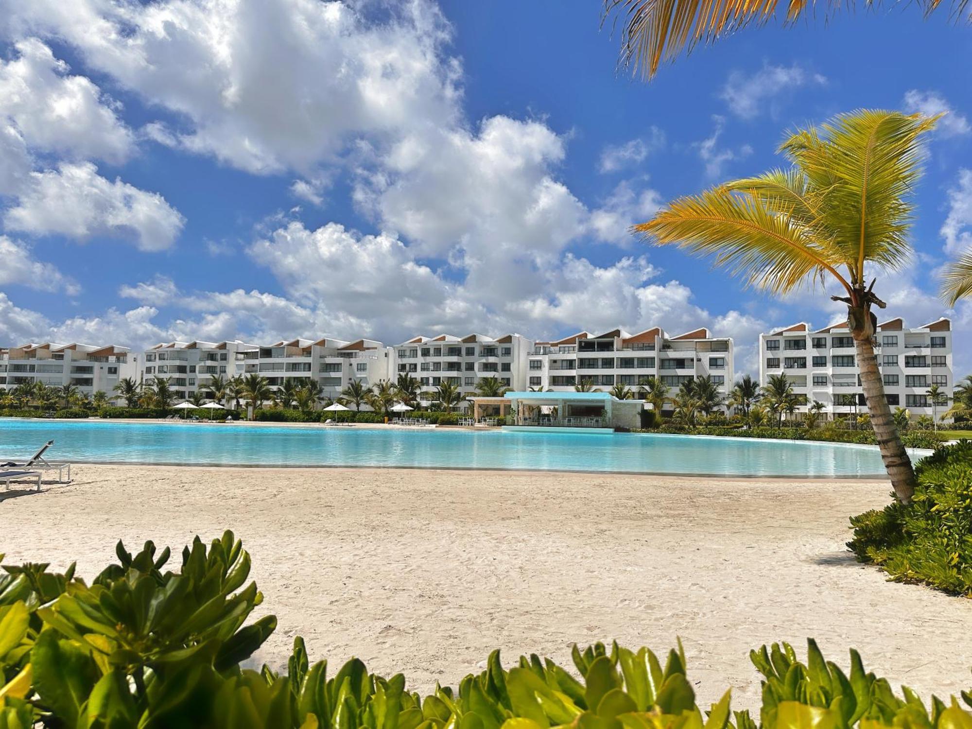 Luxury The Crystal Lagoon Apartment